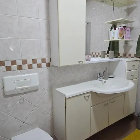 Apartment Spacious & Calm In *