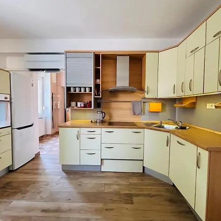 Apartment Spacious & Calm In Ljubljana