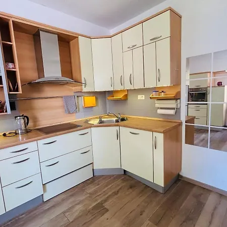 Apartment Spacious & Calm In Laibach