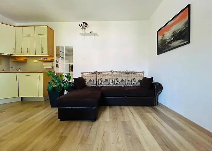 Spacious & Calm In Любляна